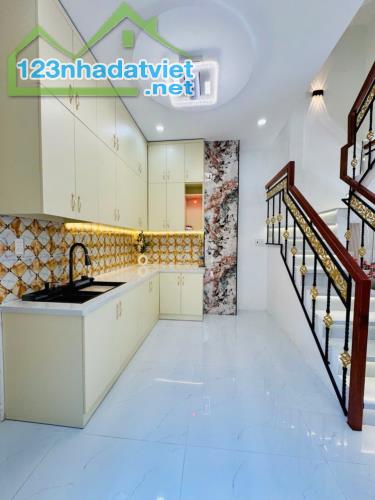 Âu dương lân, Quận 8 – căn góc 2 mặt thoáng – nhà mới 100% – xách vali vào ở ngay - 3