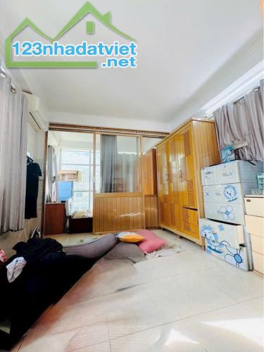 Nhà Đẹp Hoài Thanh P14 Quận 8 - 6 Tầng - 4,5x14 - 3PN - Chỉ Hơn 4 Tỷ - 2