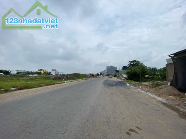 [T5898] Đất vuông A4 hẻm ô tô cạnh Cầu Bến Phân - Giá 2.x tỷ - 2