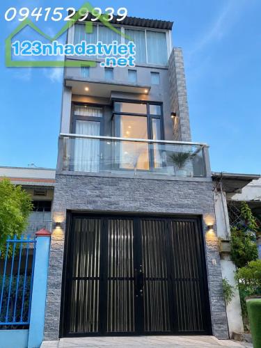 BÁN NHÀ MĂT PHỐ NGÔ CHÍ QUỐC -GIÁ 4TY300 - 1