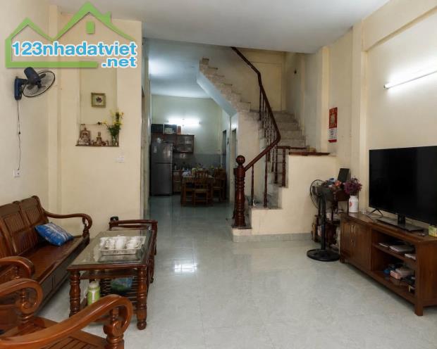 CHỈ TẦM 6.X CÓ NHÀ MẶT TIỀN KHU BÀN CỜ HỌ LÊ - 2 TẦNG 4.2❌13 SẴN DOANH THU - 3