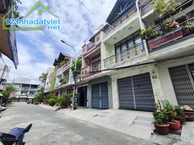 Bán đất Tạ Quang Bửu Quận 8, 78m2 nở hậu 9m, khu xây 5 tầng, nhỉnh 5 tỷ - 3
