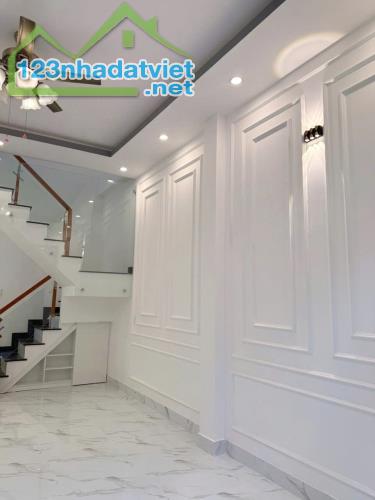 Nhà mới 2 mặt hẻm Làng Ốc Dương Bá Trạc P1Q8. Giá 5.27 tỷ - 2