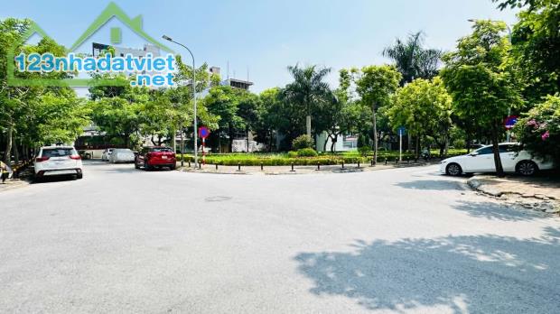 Liền kề Thạch Bàn, 85m,MT 6.7m, vỉa hè, view vườn hoa, ôtô dừng đỗ, kinh doanh ngày đêm