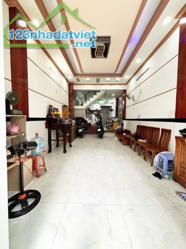 NHỈNH 5 TỶ - 60M2 (4 X 15) - 4 TẦNG - HẺM 6M THÔNG - NGAY LÊ VĂN QUỚI GÒ XOÀI - 1