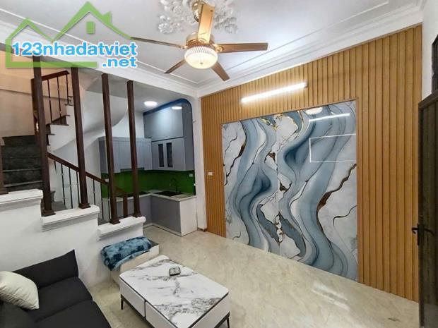 Cho thuê nhà ngõ phố Nguyễn Chính, Hoàng Mai 30m x 5 tầng, giá 8.5tr/tháng - 1
