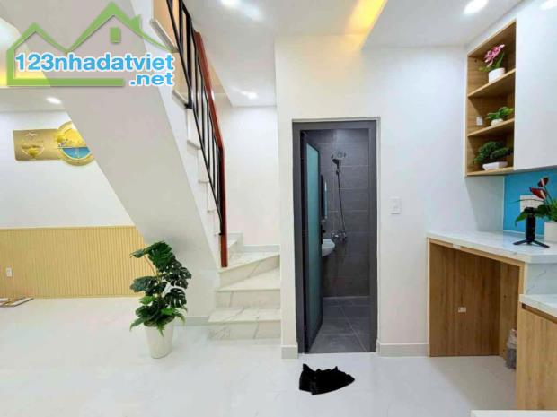 Nhà Đẹp 3 Tầng BTCT Âu Dương Lân P3Q8 - 3x6 – 3PN – Chỉ 2,x Tỷ - 3