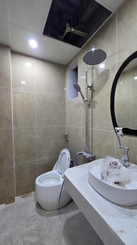 CHO THUÊ NHÀ NHUYÊN CĂN HÀ ĐÔNG 5 TẦNG THANG MÁY 30M2 GIÁ 10 TRIỆU - 4