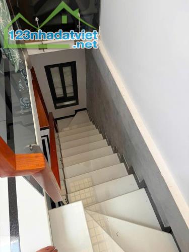Nhà mới 4 tầng mặt tiền Nguyễn Thị Tần P2Q8. Giá: 12.7 tỷ - 2