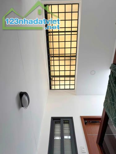 Nhà mới 4 tầng mặt tiền Nguyễn Thị Tần P2Q8. Giá: 12.7 tỷ - 3