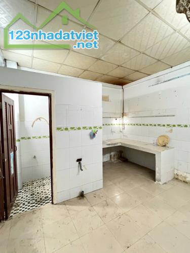 Nhà 1 lầu HXH nở hậu Âu Dương Lân P2Q8 P.Chánh Hưng - 2
