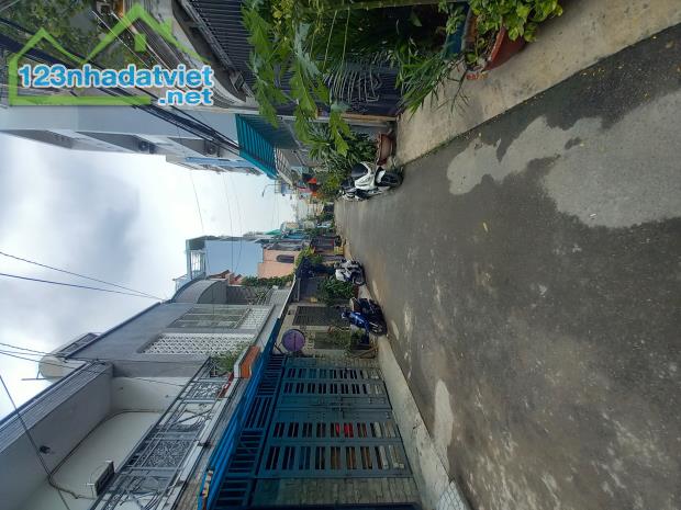 HẺM XE HƠI VÔ NHÀ - NGUYỄN VĂN KHỐI GV - GẦN CV LÀNG HOA & LÊ VĂN THỌ - 76M²(4×19) - 2 TẦN