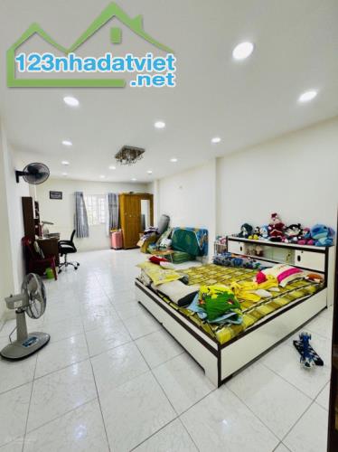 Bán nhà 4 tầng Âu Dương Lân Quận 8, ngang 4.2x25m, nhỉnh 13 tỷ - 1