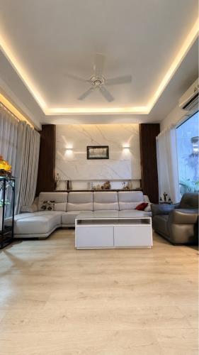Villa Nhà Đẹp, 5 Tầng Thang Máy - Ngay Gần Sân Gold - 135m2 Bán Chỉ 23,5 tỷ - Gò Vấp. - 2