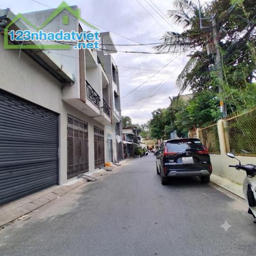 BÁN NHÀ ĐƯỜNG BÌNH LONG, P. TÂN QUÝ – 65M² – 9 TỶ - 4