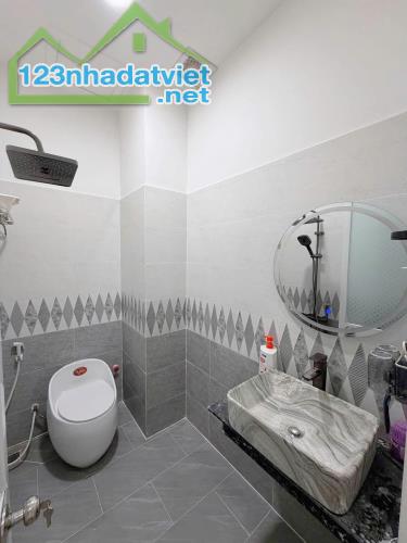 Nhà vị trí đẹp bờ kè Nguyễn Duy P8Q8 (P.Chánh Hưng) - 3