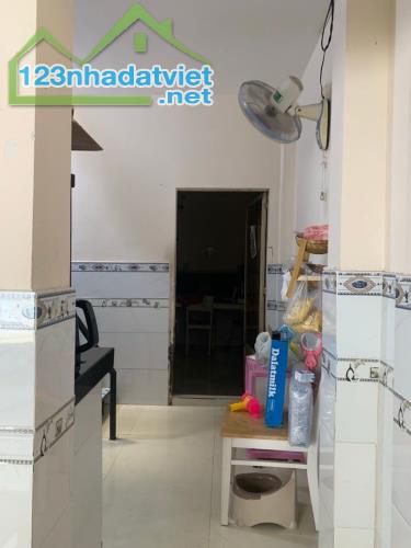 Nhà Hẻm Thạnh Lộc 29, Đang tu sửa sạch sẽ - 2