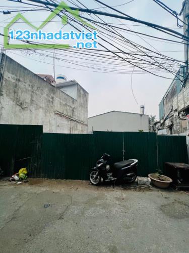BÁN ĐẤT GIANG BIÊN – Ô TÔ 4 CHỖ VÀO TẬN ĐẤT – GẦN CẦU ĐUỐNG MỚI – 64M² – 6,3 TỶ