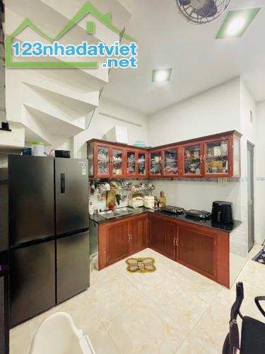 Bán Nhà Gò Vấp - Góc 2 Mặt Hẻm Xe Hơi - 4 PN - Nhỉnh 6 Tỷ - 2