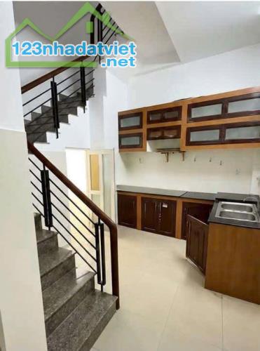 Cho Thuê Nhà Tân Bình - Giáp Quận 10 - 2PN - 11.5 Triệu - 2