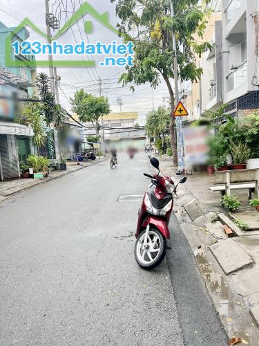 NHÀ 4 TẦNG MẶT TIỀN ĐƯỜNG HỒ THÀNH BIÊN – PHẠM HÙNG Q8