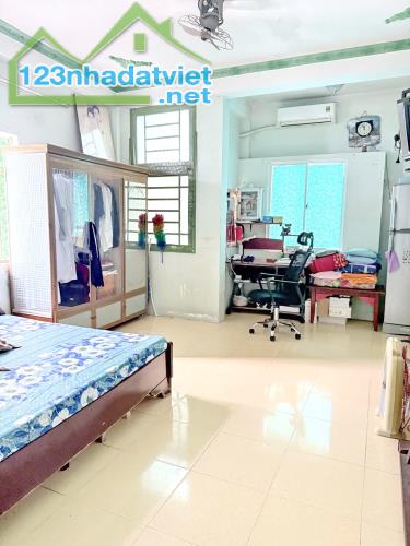 NHÀ 4 TẦNG MẶT TIỀN ĐƯỜNG HỒ THÀNH BIÊN – PHẠM HÙNG Q8 - 3
