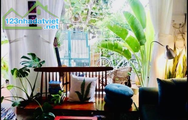 Bán Nhà Góc 2 Mặt Đường Thảo Điền, 58m², Ô Tô, Giá 10,5 Tỷ