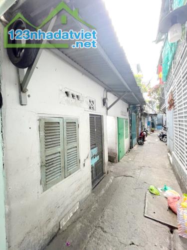 Nhà cấp 4, 3.2*13.5m hẻm Phạm Hùng P4Q8 (P.Chánh Hưng) - 1