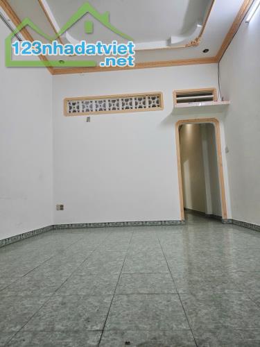 TỈNH LỘ 10 CẠNH TÊN LỬA - 60M2 (4 X 15) - HẺM 6M GẦN MẶT TIỀN - CHỈ 4.X TỶ - 2