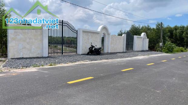 BÁN ĐẤT VƯỜN SẲN TƯỜNG RÀO GẦN 500M2  CHỈ 1Ty580 NGAY QUỐC LỘ 55, CÁCH BIỂN 5P  - Đất quá