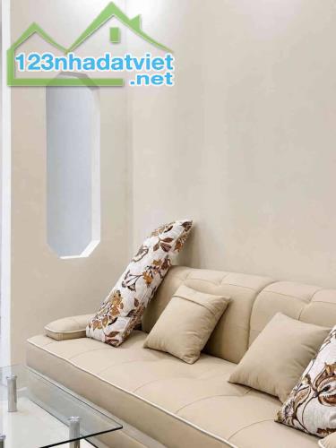 NHÀ 36M² – 3 TẦNG – NGUYỄN THỊ MINH KHAI, – CÁCH MT 3 CĂN – FULL NỘI THẤT – 6.X TỶ TL - 3