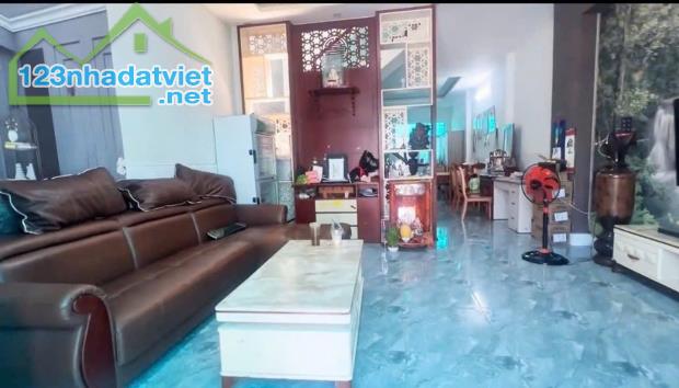 NGAY NGÃ TƯ THỦ ĐỨC - 85m2 - ĐƯỜNG XE HƠI - 5X17m - 2 TẦNG - 1