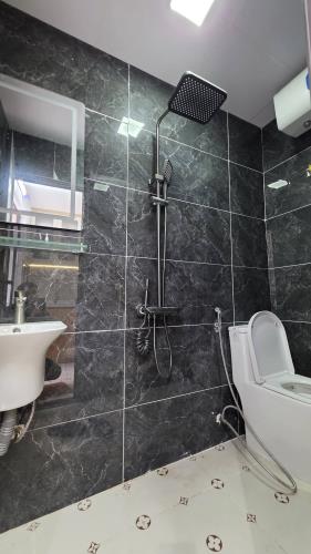 hơn 2 tỷ 1 tí sổ đỏ riêng, tập thể tầng 2 phố Lò Đúc - 2