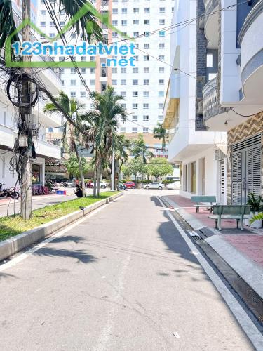 NHÀ MẶT TIỀN 2 LẦU KDC CAO LỖ GẦN TTTM PARC MALL QUẬN 8