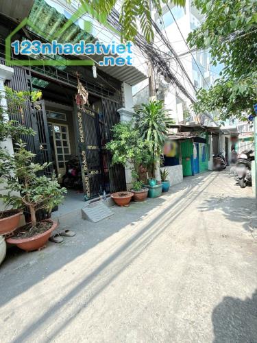 Nhà 3 lầu hẻm 198B Dương Bá Trạc -P2-Q8 - 1