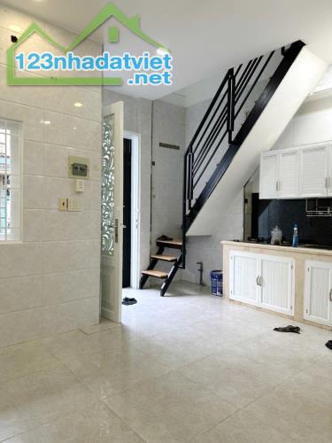 Nhà 3 tầng vài bước ra mặt tiền Hưng Phú P9Q8 (P.Chánh Hưng). Giá: 2.7 tỷ