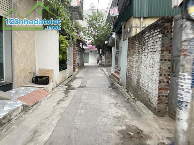 Cần bán 55,3m2 đất ngõ 249 Thạch Bàn Long Biên. Sát chợ và trường học các cấp - 1