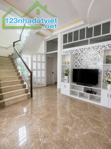 BIỆT THỰ 4 TẦNG - KDC BÁCH KHOA - CHỦ GẤP BÁN - 16 TỶ - 2