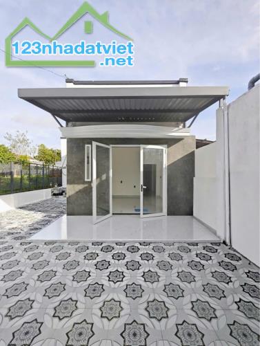 Cần sang lại căn nhà 222,4m2, SHR, Giá 850tr, Xã Tân Phú Trung - Củ Chi.