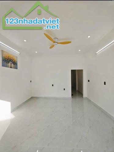 Cần sang lại căn nhà 222,4m2, SHR, Giá 850tr, Xã Tân Phú Trung - Củ Chi. - 2