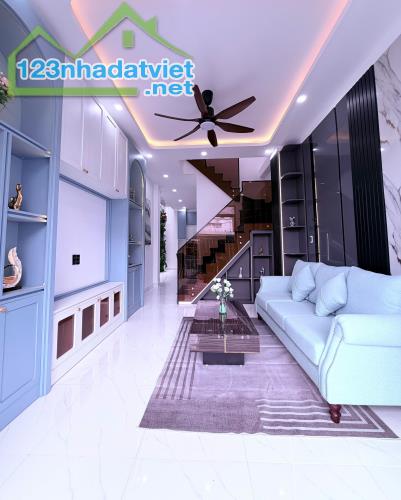 🎀Bán Nhà Mê Mới Nguyễn Du sau Ủy Ban Tỉnh, cách ngã 6 xe tăng 300m, Buôn Ma Thuột 1tỷ980