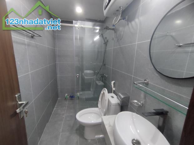 Bán nhà trương định 7 tầng thang máy long lanh sát phố hoàng mai - 2