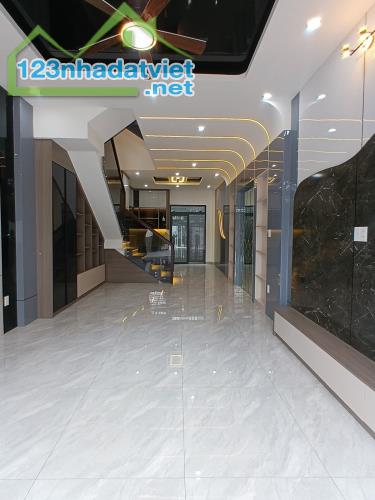 🔥 **6.8 TỶ SỞ HỮU NHÀ 4 TẦNG – ĐƯỜNG 10M XE TẢI TRÁNH – GIÁP GÒ VẤP!** 🔥  🏡 **NHÀ - 2