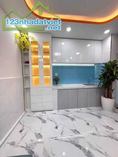Bán nhà mới Âu Dương Lân P.3 Q.8. Cách mặt t.i.ề.n đường khoảng 100m. - 2