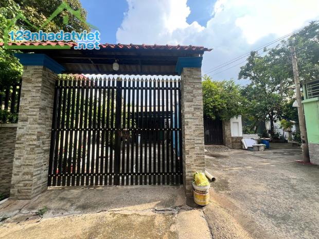 53tr/m2 nhà cấp 4 đường 6 TNPB quận 9 đất rộng xây được nhà trọ.