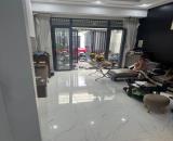 Bán nhà bên sông Phạm Văn Đồng, Gigamall, 61m2, 5 tầng 6PN, đường phân lô 8m, giá 11 tỷ