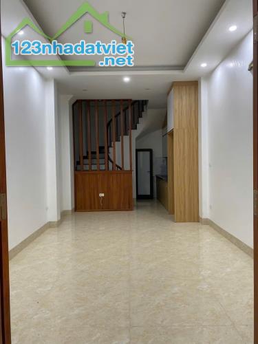 CHO THUÊ NHÀ NGÕ 150 , TÂN KHAI ,HOÀNG MAI . GIÁ 12TR - 1