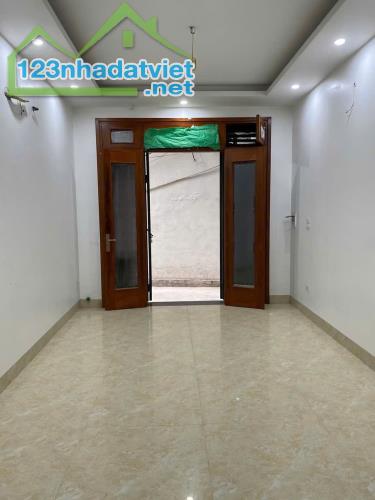 CHO THUÊ NHÀ NGÕ 150 , TÂN KHAI ,HOÀNG MAI . GIÁ 12TR - 2