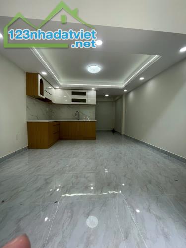 🏡 5 TẦNG GẦN ĐẦM SEN | KHU PHÂN LÔ – HẺM Ô TÔ