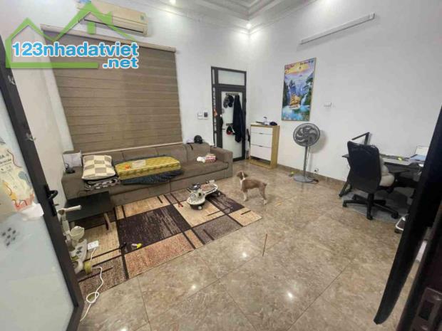 Bán căn hộ thuộc Biệt Thự Cổ Mặt Phố Mai Hắc Đế - 48/120m2 - 3 phòng - SDCC - KO QH